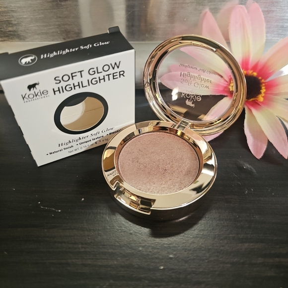 Kokie Cosmetics Soft Glow Highlighter - Radiant Gold - Picture 1 of 3